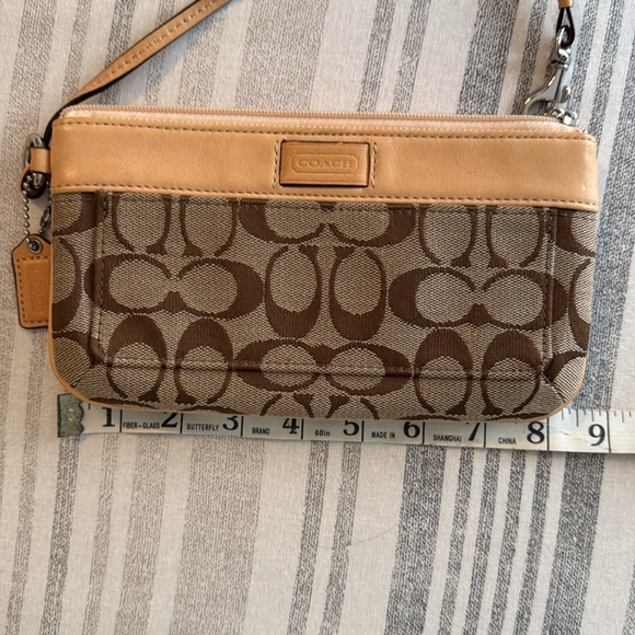 Coach Signature Wristlet - Picture 11 of 12